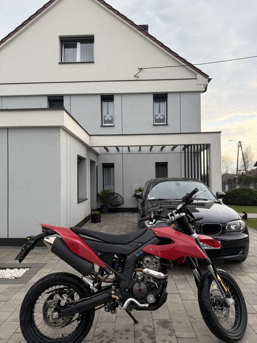 Malaguti xsm 125 aprilia sx 125