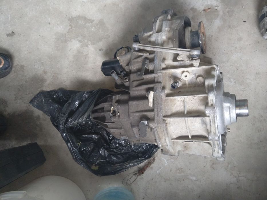 Роздавальна  коробка АКПП Ніссан Потфайндер
