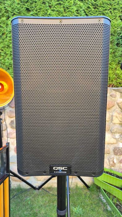 ZestawDJ mikser, kontroler, kolumny QSC, lampy retro, mikrofon, stółDJ