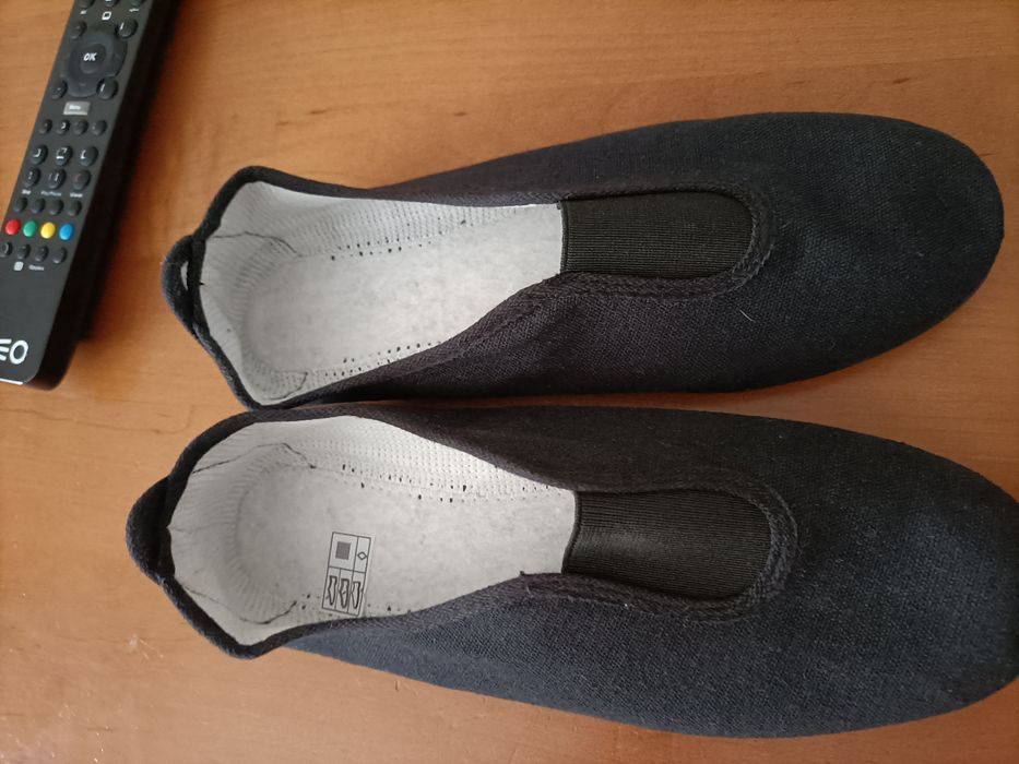 Sapatilhas ginástica 35 novas sola anti derrapante