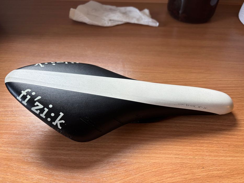 Fizik Arione K:ium— lekkie siodełko szosowe gravel /triathlon, stan 4+