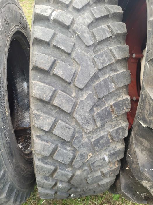 Opona opony 300/80r24 11.2r24 bkt