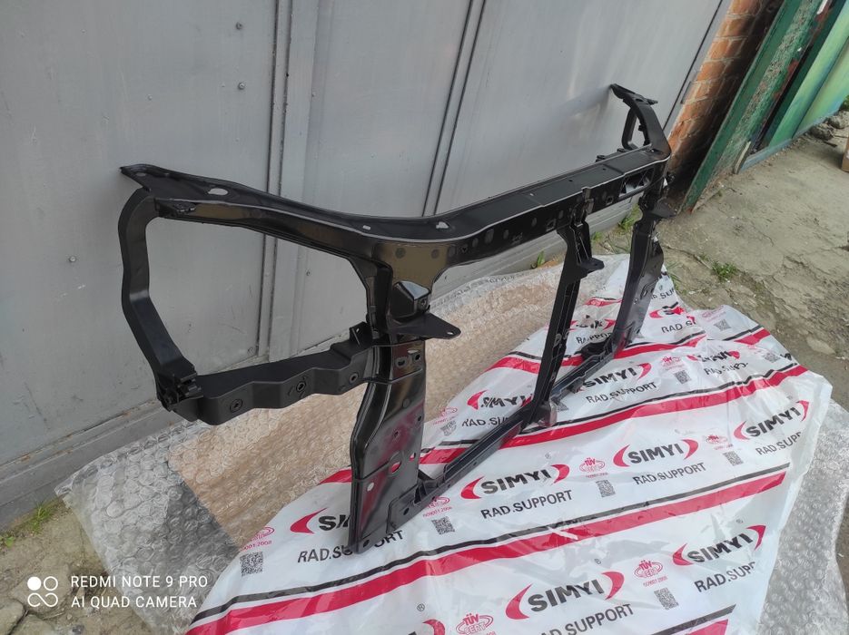 Передня панель телевизор Hyundai Tucson Туксон