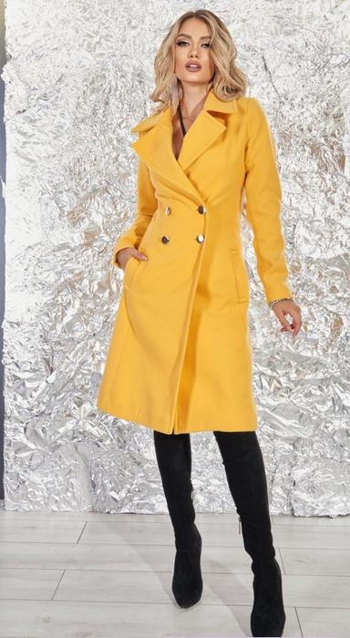 Женское стильное приталене пальто жёлтое. 42р