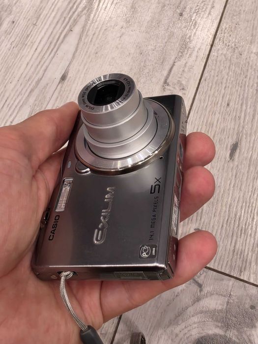 Aparat cyfrowy Casio Exilim EX-ZS15 14.1MP | Dotykowy Ekran | Digicam Y2K | Komplet