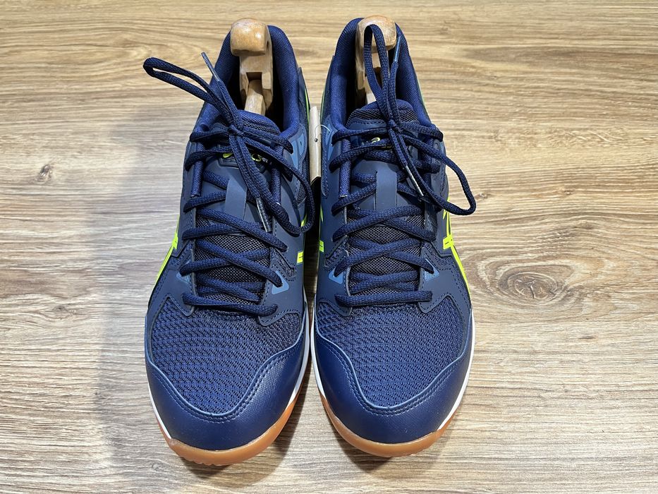 КРОСІВКИ ASICS Men's Gel-Rocket 10 Нові. Розмір 46(29 см.)