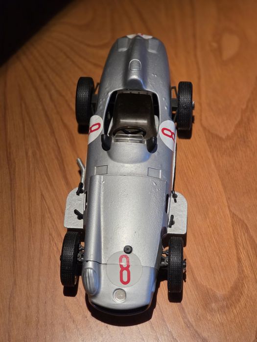 Miniatura Mercedes-Benz F1 RW196 - Juan Manuel Fangio