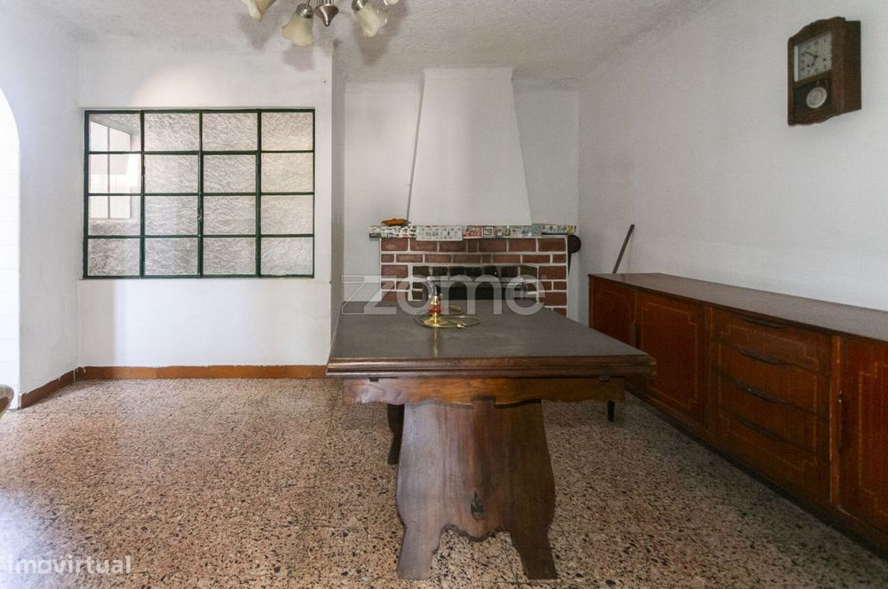 Prédio de 4 pisos com Garagem na Zona Histórica de Arganil
