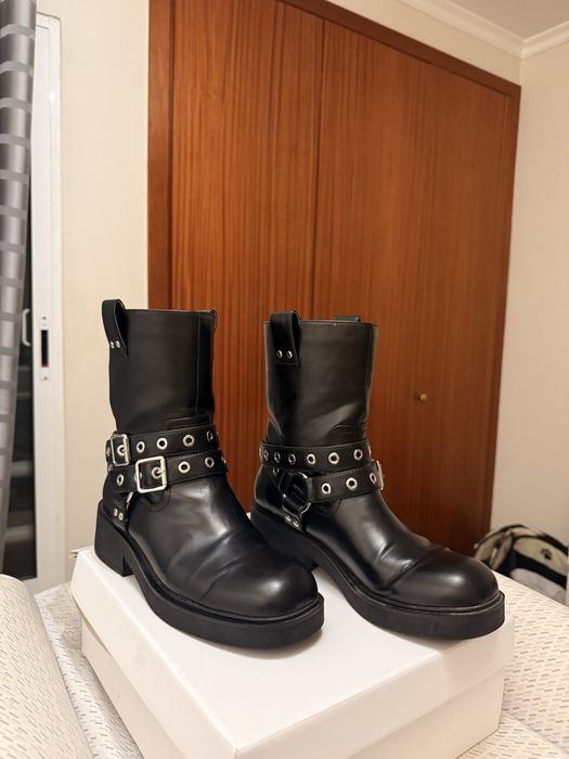 Botins pretos bershka