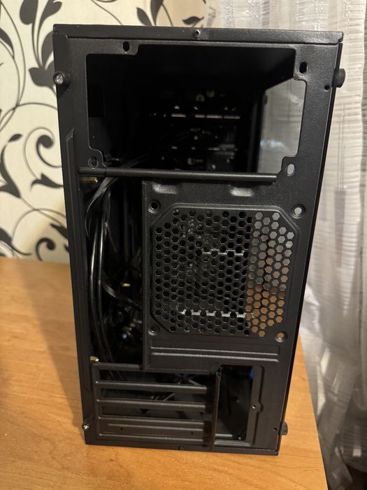 Корпус пк Qube Qbc