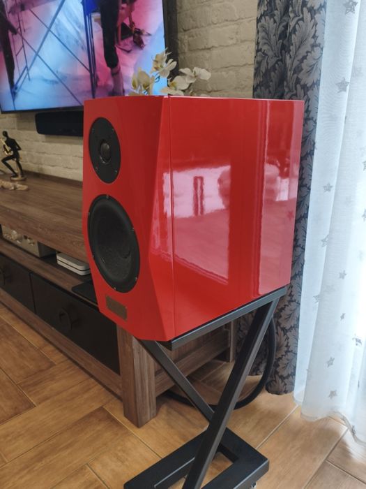 Kolumny Megalith Audio SCX