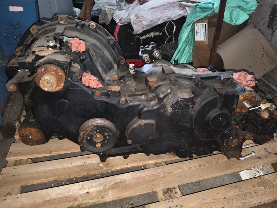 Skrzynia biegow Cat th330b 2008r. Caterpillar