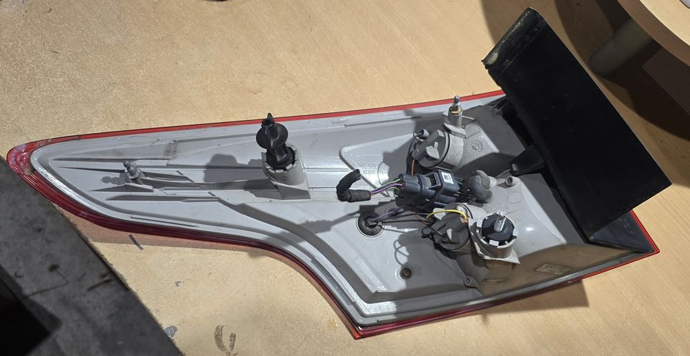 Lampa ford focus mk3 przedlift prawy tył kombi