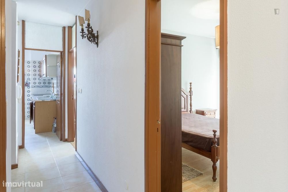 Quarto - localizado em Cedofeita Porto