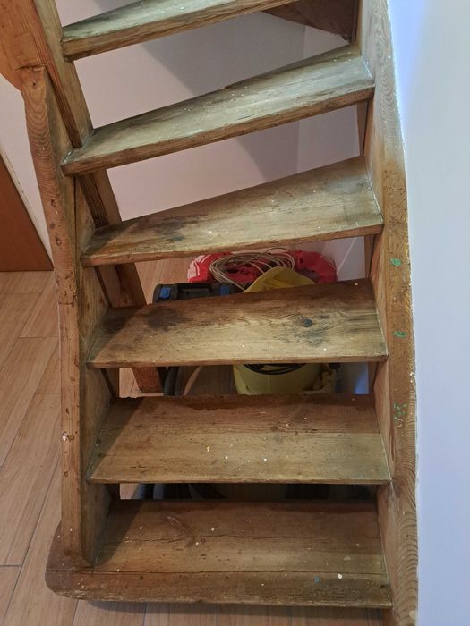 Renowacja schodów drewnianych, drzwi