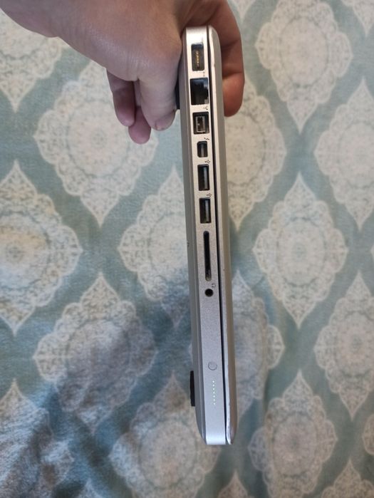 MacBook Pro  i5 / USB 3.0 / 4gb