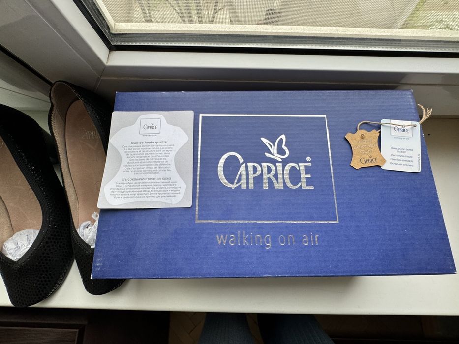 Шкіряні туфлі caprice