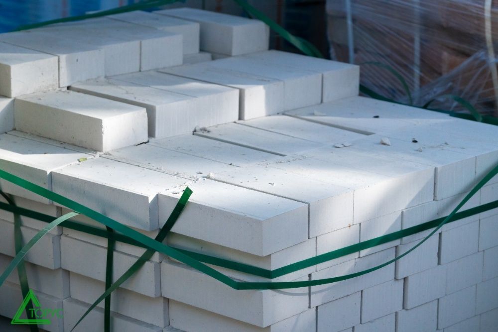 Кирпич красній М-100, М-200,Цегла сілікатна одинарна та полуторна