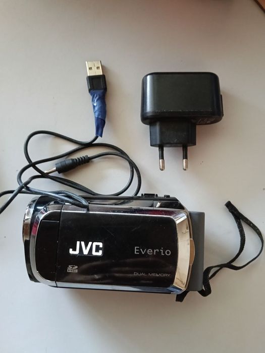Відеокамера JVC Everio Dual Memory