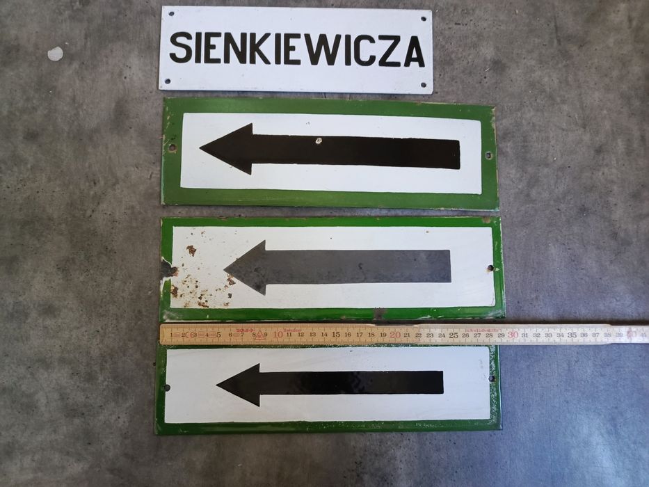 Stare tablice emaliowane z PRL-u