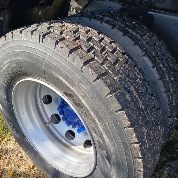Вантажні автомобілі