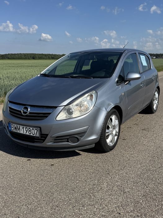 Opel corsa D benzyna