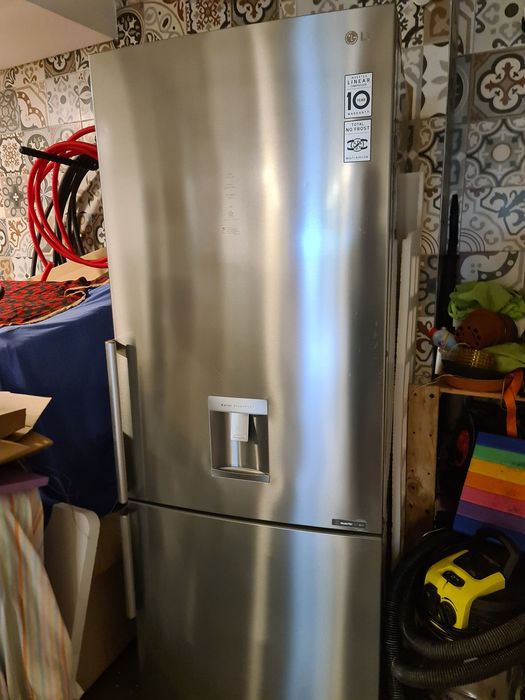 Frigorífico Combinado LG de 440L com DoorCooling+™  GBF569NSAZB.ANSQEU