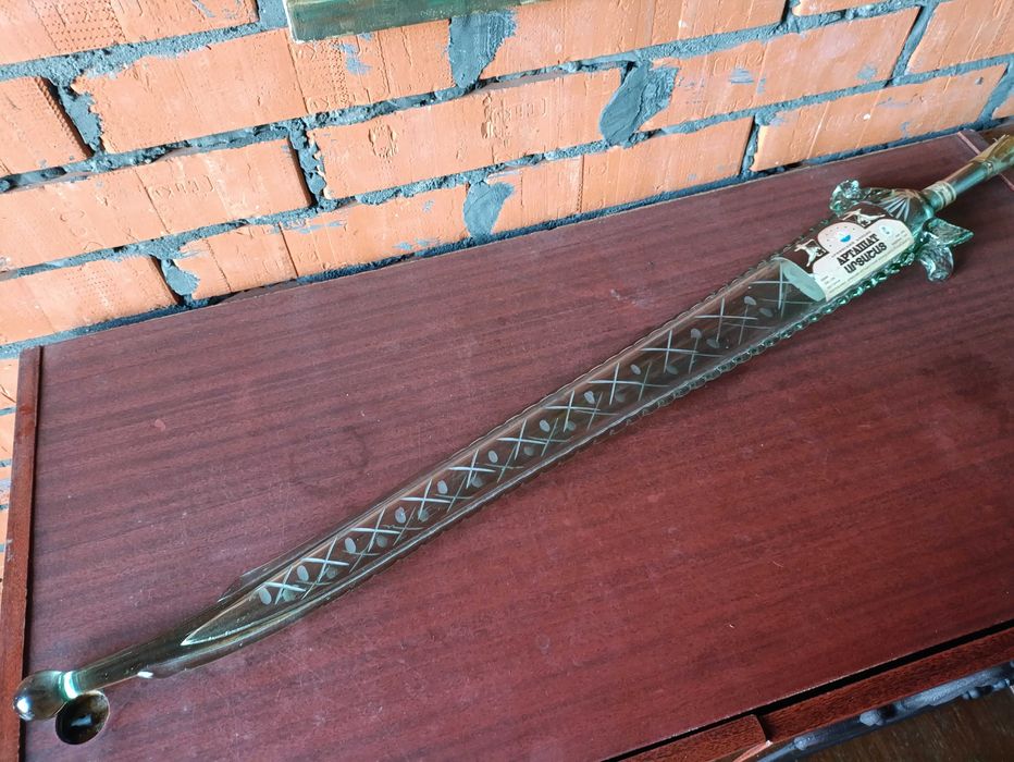 Графин, бутылка, штоф - в форме кавказского кинжала