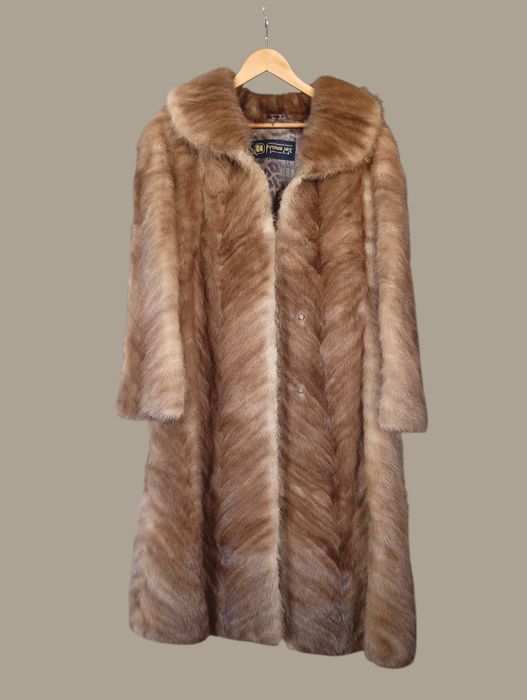 В груди 118см. Норковая шуба. Манто. Винтаж