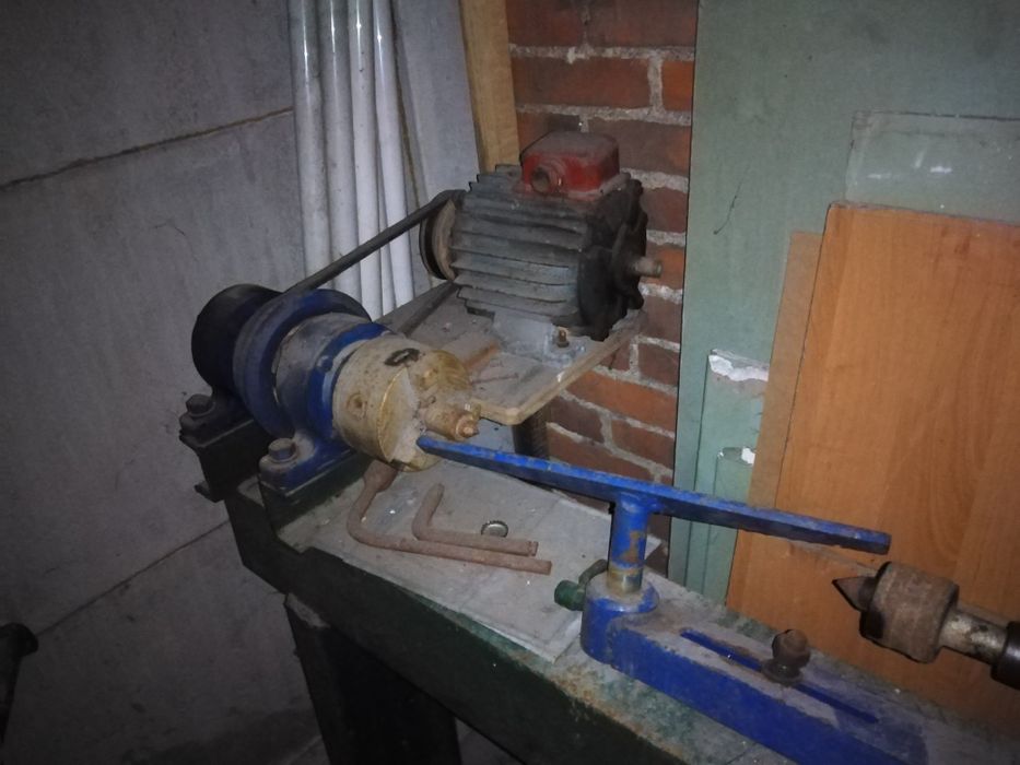 Tokarka do drzewa drewna