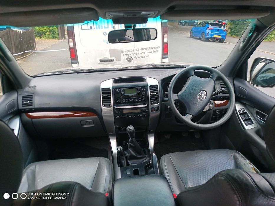 Toyota land cruiser 120
