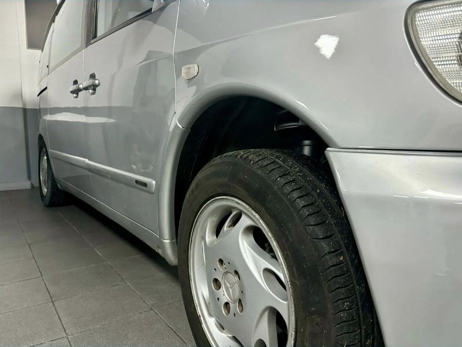 Mercedes Vito V   .