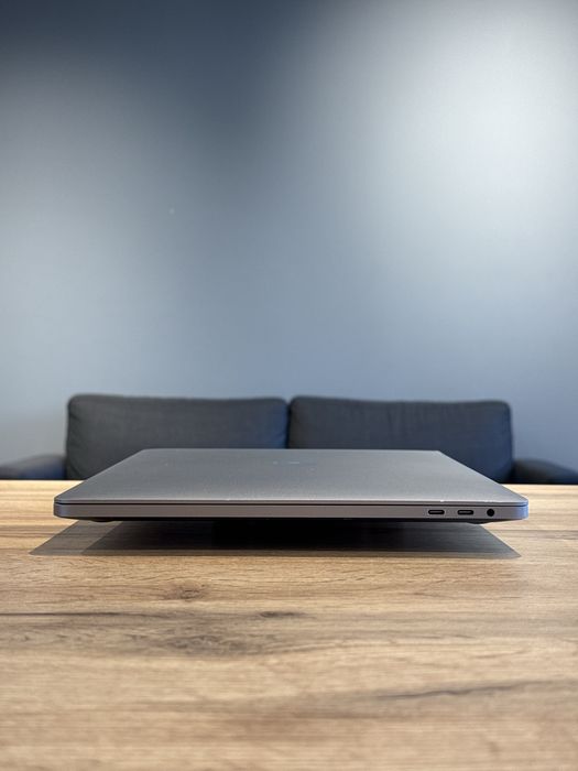 MacBook pro 16 2019 i9 2.4ghz 64/1tb pro 5500 !! Гарантія від Магазину