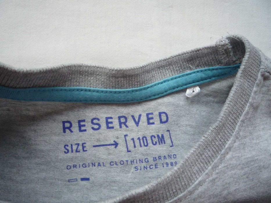 Reserved r. 110 Szara koszulka kolorowy nadruk Piłka Koszykówka