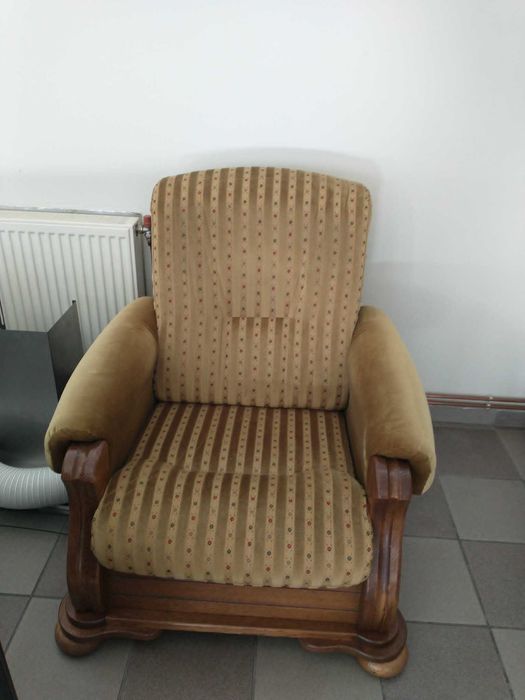 Fotel dębowy pluszowy