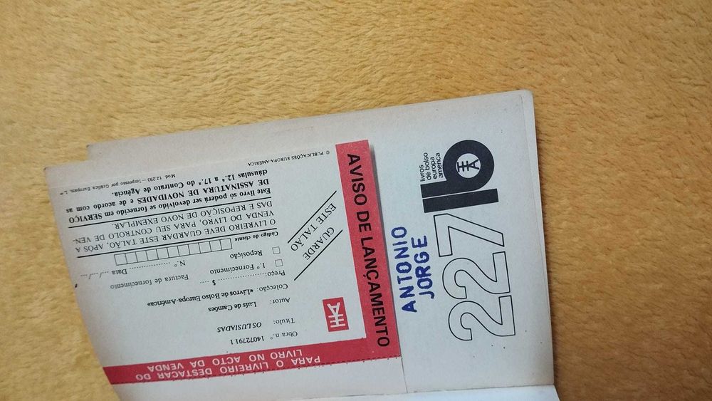 Livro "Os Lusíadas"