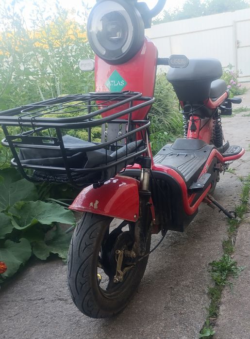 Електроскутер електровелосипед