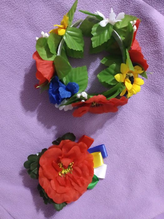 Віночок дитячий з заколкою.