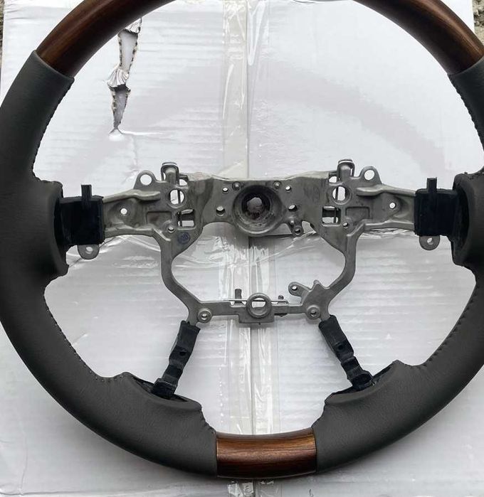 Рулевое колесо, ( Светлое дерево-темная кожа ) Toyota Land Cruiser 200