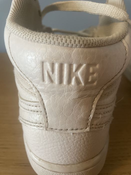 Vendo tenis bota Nike branco