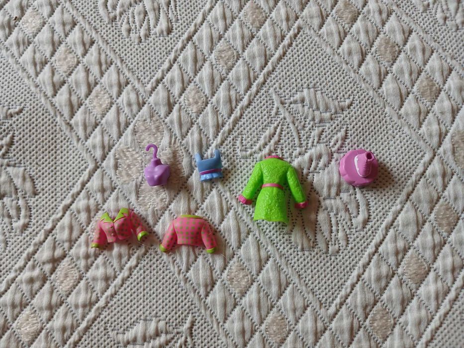 Roupa Incompleta Polly Pocket.