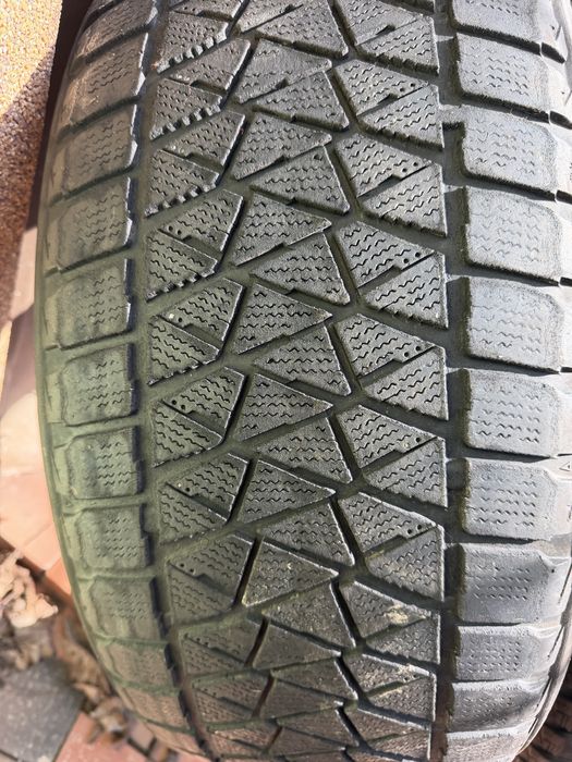 Продам шини  BRIDGESTONE BLIZZAK 255/50 R20
