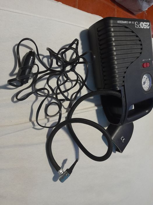 2×  Bomba de encher pneus, bolas etc