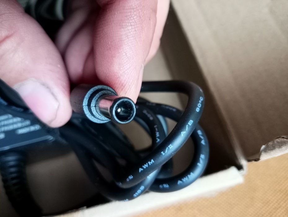 Блок живлення 19.0v 7.9A  150w
