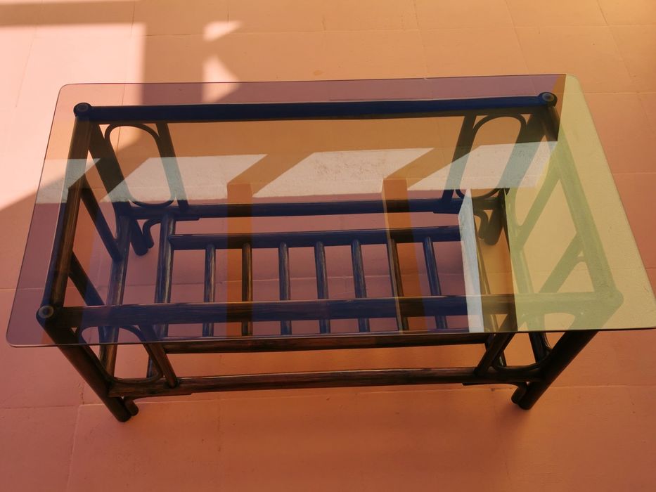 Vendo mesa de sala de estar em bambu