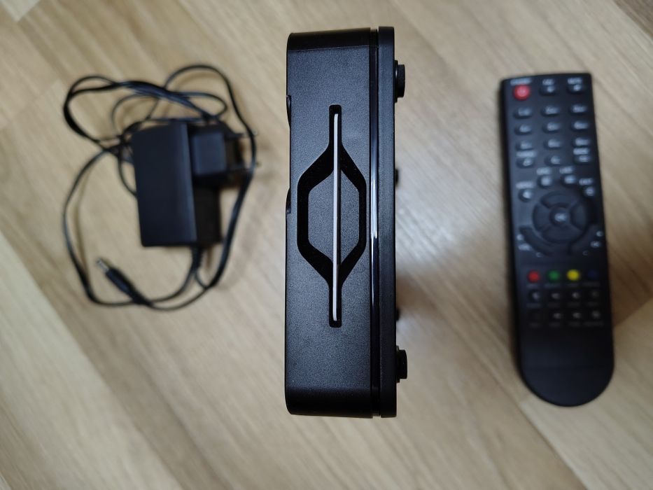 Супутниковий  цифровий  тюнер