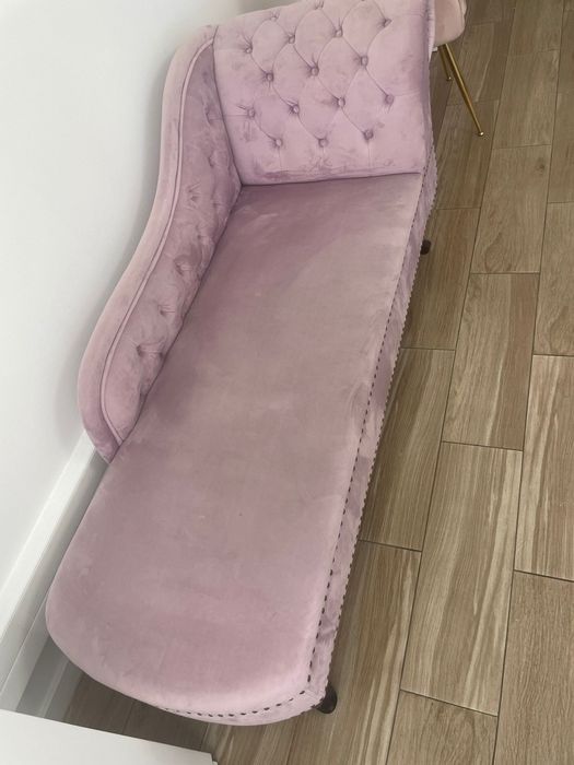 Sofá elegante confortável