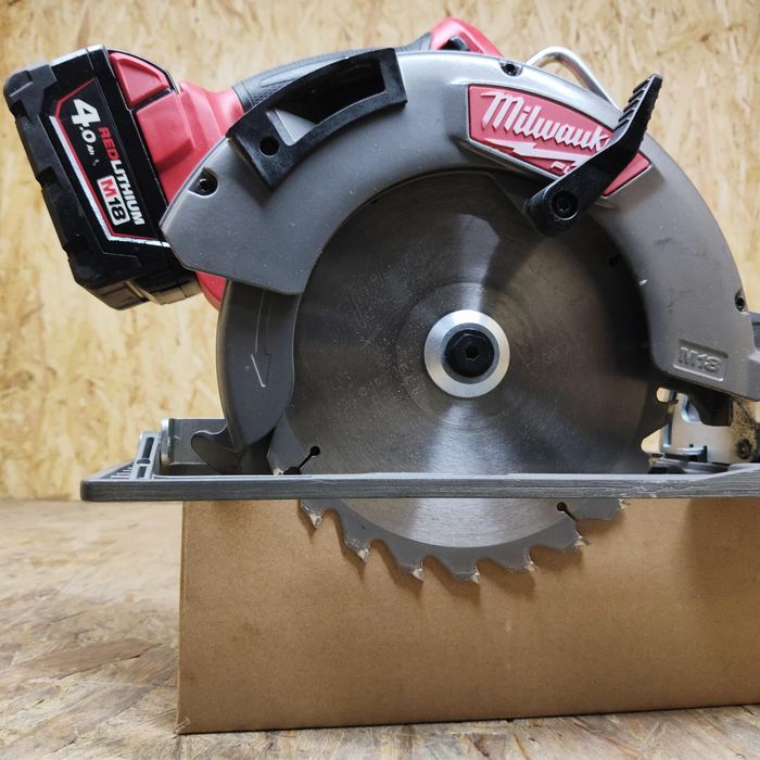 Pilarka tarczowa Milwaukee ccs66 fuel 190 mm