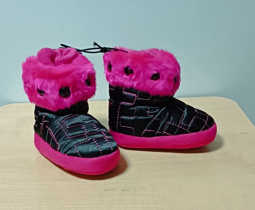 Детские сапожки теплые.