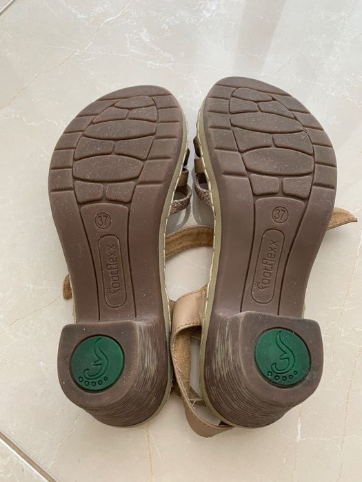 Oportunidade!! Sandálias FOOTFLEXX n°37 . Em excelente estado.